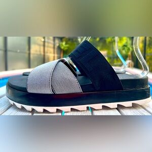 Sorel Roaming Sport Slide Blk/White Women’s Size 9.5
